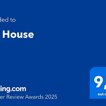 Mf House * تاورمينا